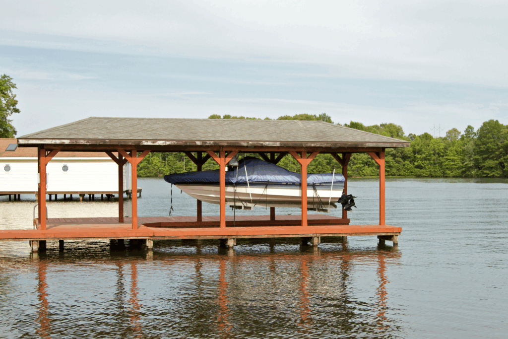 Boat Hoists Regulated in MI HOA Community